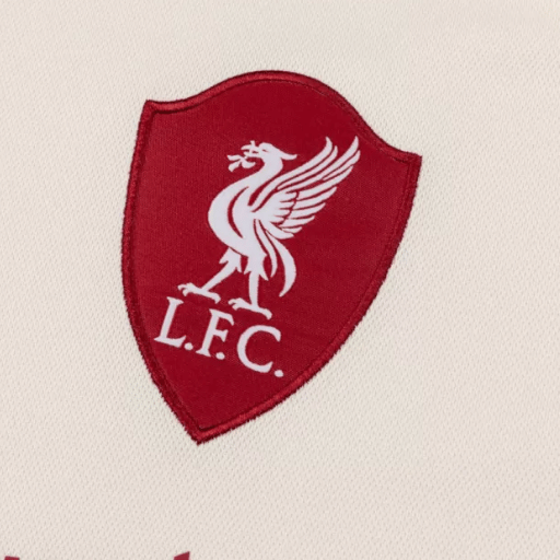Kit de camisetas locales del Liverpool 2025/26