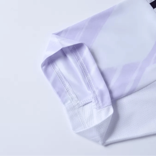 Kit completo de camisetas de visitante del Manchester United 2025/26