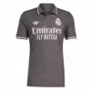 Camiseta de fútbol versión jugador de tercera equipación del Real Madrid 2024/25