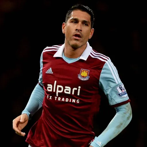 Collecte de kits unis West Ham