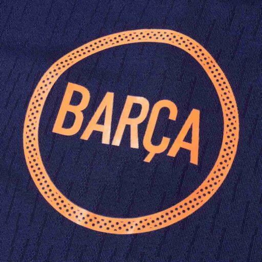 Barcelona 1 4 Zip Tracksuit 2025 26 Enfants Noir Orange Détail-14